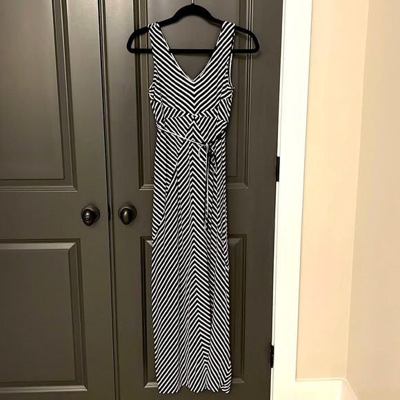 Motherhood Maternity Black and White Striped Maxi Dress Size Petite Small - Picture 1 of 3